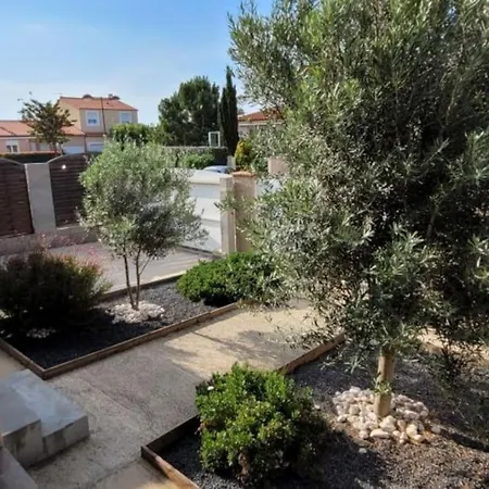 Jolie 3 Faces Piscine 빌라 *