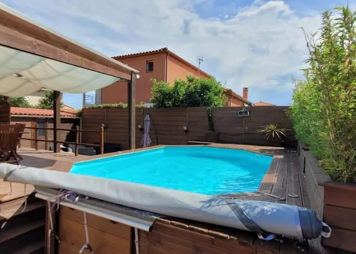 Jolie 3 Faces Piscine Villa