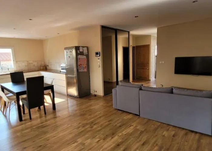 Jolie 3 Faces Piscine